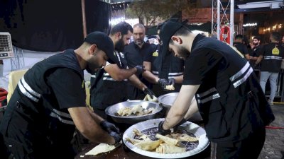 موكبُ (بنفسي أنتَ) يشرعُ بتقديمِ خدماتِهِ للزائرينَ