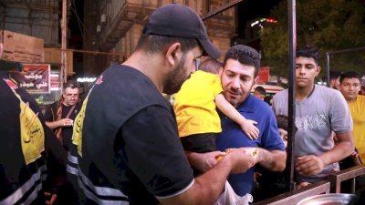 موكبُ (بنفسي أنتَ) يشرعُ بتقديمِ خدماتِهِ للزائرينَ