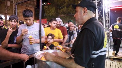 موكبُ (بنفسي أنتَ) يشرعُ بتقديمِ خدماتِهِ للزائرينَ