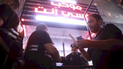 موكبُ (بنفسي أنتَ) الخدميّ يواصلُ تقديمَ الخدماتِ للزائرينَ