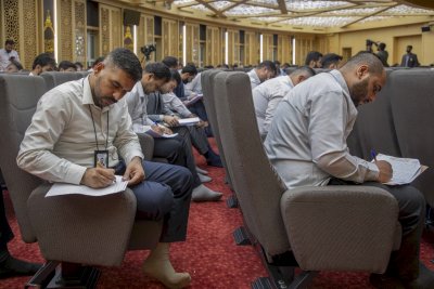 باختبارٍ تحريريٍّ.. قسمُ المعارفِ يختتم دورته العقائديَّة
