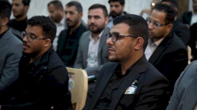 الشَّيخُ الهلاليّ يلتقي طلابَ أكاديميَّةِ التطويرِ ويُقدِّمُ لهُم شرحًا عن المعارفِ