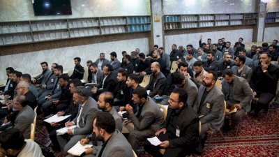 الشَّيخُ الهلاليّ يلتقي طلابَ أكاديميَّةِ التطويرِ ويُقدِّمُ لهُم شرحًا عن المعارفِ