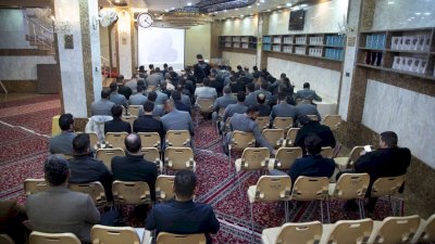 الشَّيخُ الهلاليّ يلتقي طلابَ أكاديميَّةِ التطويرِ ويُقدِّمُ لهُم شرحًا عن المعارفِ