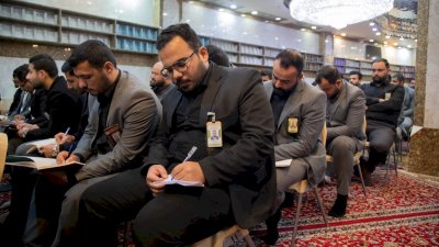 الشَّيخُ الهلاليّ يلتقي طلابَ أكاديميَّةِ التطويرِ ويُقدِّمُ لهُم شرحًا عن المعارفِ