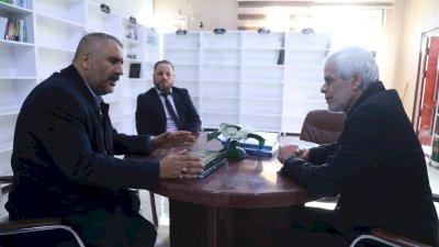 إصداراتُ المعارفِ تُزيِّنُ رفوفَ مكتباتِ النجفِ الأشرفِ  