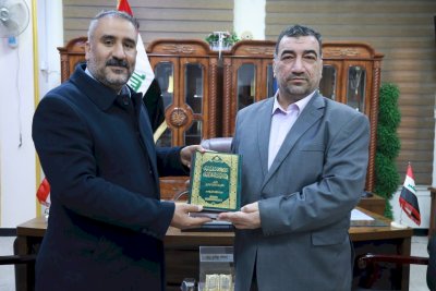 إصداراتُ المعارفِ تُزيِّنُ رفوفَ مكتباتِ النجفِ الأشرفِ  