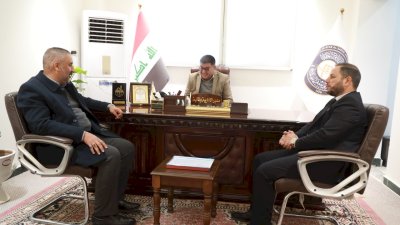 إصداراتُ المعارفِ تُزيِّنُ رفوفَ مكتباتِ النجفِ الأشرفِ  