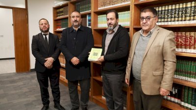 إصداراتُ المعارفِ تُزيِّنُ رفوفَ مكتباتِ النجفِ الأشرفِ  