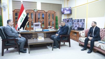 إصداراتُ المعارفِ تُزيِّنُ رفوفَ مكتباتِ النجفِ الأشرفِ  