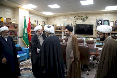 رئاسةُ قسمِ المعارفِ تستقبلُ وفدًا علميًّا من حوزةِ قم