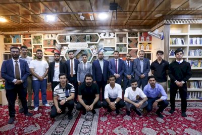 وفد من هندسة النفط والغاز يزورُ تراث البصرة