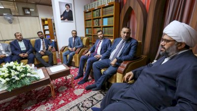 وفد من هندسة النفط والغاز يزورُ تراث البصرة