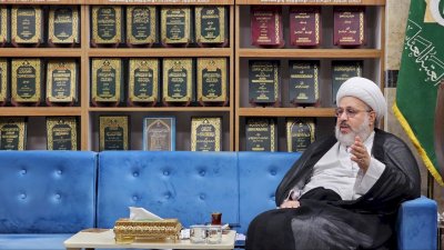 الهلاليُّ يترأَّسُ اجتماعًا دوريًّا لمناقشةِ مشاريعِ قسمِ المعارفِ وخططِه المستقبليَّة