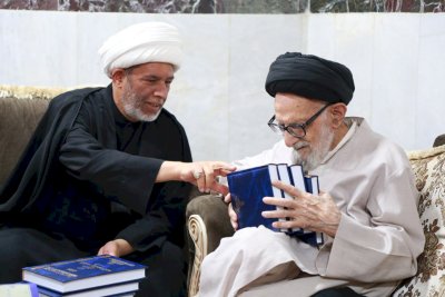 وفدُ الرعايةِ المعرفيّةِ يزورُ السيّدَ الأشكوريّ