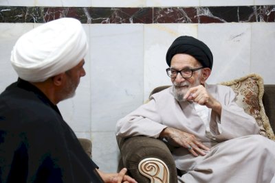 وفدُ الرعايةِ المعرفيّةِ يزورُ السيّدَ الأشكوريّ