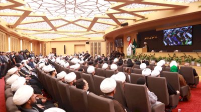 العتبةُ العبّاسيّةُ المُقدّسةُ تُكرِّمُ العلّامةَ الأشكوريّ وتُزيحُ السِّتارَ عن موسوعتِه الفريدةِ