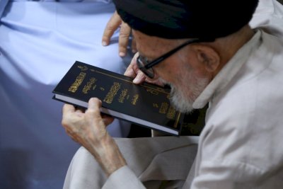 تراثُ كربلاءَ يزورُ العلّامةَ السيدَ أحمدَ الأشكوريّ