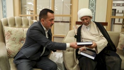 تعزيزًا للتواصلِ المعرفيّ: شعبةُ الرعايةِ المعرفيّةِ تُجري جولةً علميَّةً في النجفِ الأشرف