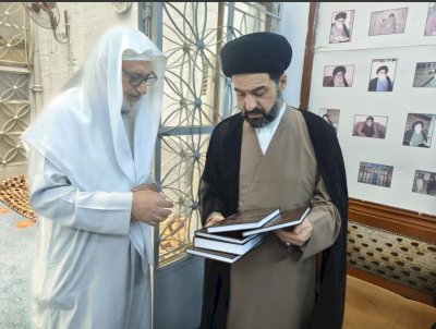 مركزُ تُراثِ كربلاءَ يَمدُّ جُسورَ التَّواصلِ العِلميِّ معَ أَعلامِ النَّجفِ الأشرفِ