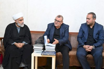 تراثُ الجنوبِ يُهدي أُسرةَ الخويبراويّ شرحًا مُحقّقًا لنهجِ البلاغةِ وفاءً لعالِمِها الراحلِ