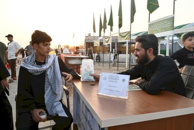 موكبُ جنوبِ الولاءِ يُثري مسيرةَ الأربعينِ بفعالياتٍ معرفيّةٍ وتربويّةٍ