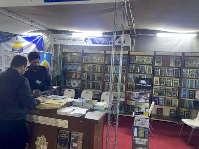 معرضٌ مشتركٌ للكتاب في محور كربلاء – النجف يترجمُ جهودَ قسم المعارف في خدمةِ التراث والمعرفة
