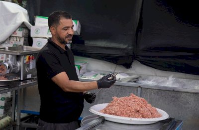 ما هِيَ الخِدماتُ الَّتي يُقَدِّمُها مَوكِبُ (بِنَفْسِي أَنْتَ)؟