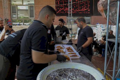 موكبُ (جنوبُ الولاءِ لحاملِ اللواءِ) يُواصلُ رحلتَهُ الخدميةَ حتى كربلاءَ المقدَّسَةَ