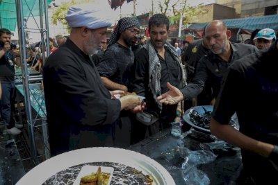 موكبُ (جنوبُ الولاءِ لحاملِ اللواءِ) يُواصلُ رحلتَهُ الخدميةَ حتى كربلاءَ المقدَّسَةَ