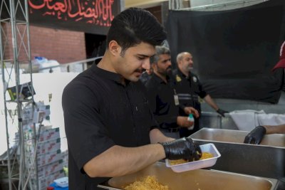 موكبُ (جنوبُ الولاءِ لحاملِ اللواءِ) يُواصلُ رحلتَهُ الخدميةَ حتى كربلاءَ المقدَّسَةَ
