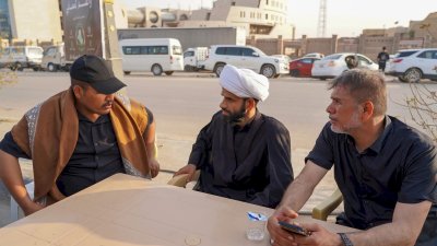 موكبُ مركزِ تُراثِ الحِلّةِ يُكثّفُ خِدماتِه في ذُروةِ الزِّيارةِ الأربعينيّةِ