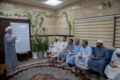 قسمُ المعارفِ ينظِّمُ دورةً متقدِّمةً في تحقيقِ المخطوطاتِ