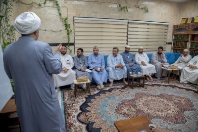 قسمُ المعارفِ ينظِّمُ دورةً متقدِّمةً في تحقيقِ المخطوطاتِ