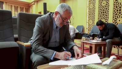 قسمُ المعارفِ يختتِمُ دورةَ (سننِ النبيِّ) باختبارٍ تحريريٍّ