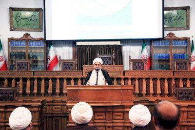 مركزُ تُراثِ البصرةِ يختتمُ جولتَهُ العلميّةَ في إيرانَ بندوةٍ ثالثةٍ ممهِّدةٍ لمؤتمرِهِ الدوليِّ