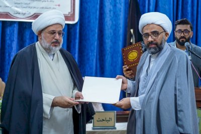 الشيخُ الهلالي يُشرفُ على فعالياتِ ندوةِ مركزِ تراثِ البصرة