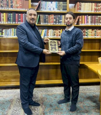 قسمُ المعارفِ يزوّدُ مكتباتِ النجفِ بأحدثِ إصداراتِه