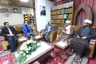 مركزُ تراثِ البصرةِ يستقبلُ وفدَينِ ثقافيَّينِ ويعزِّزُ التَّعاونَ المعرفيَّ