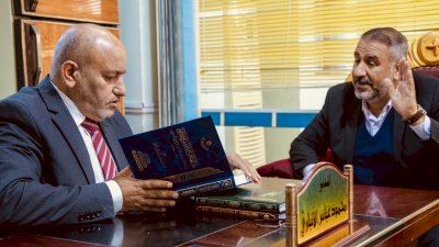 قسمُ المعارفِ يُقدِّمُ رفدًا معرفيًّا جديدًا لمكتباتِ كربلاءَ