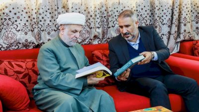قسمُ المعارفِ يُقدِّمُ رفدًا معرفيًّا جديدًا لمكتباتِ كربلاءَ