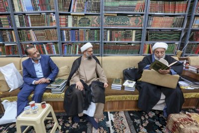 مركزُ تراثِ البصرةِ يُنفِّذُ زياراتٍ علميَّةً في النجف الأشرف