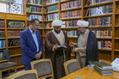 مركزُ تراثِ البصرةِ يُنفِّذُ زياراتٍ علميَّةً في النجف الأشرف
