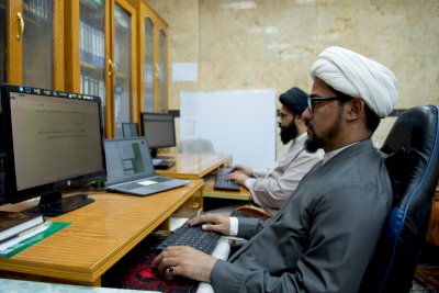 قسم شؤون المعارف يستعرض آلية العمل المعتمدة بالتصميم والإخراج الطباعي لإصداراته