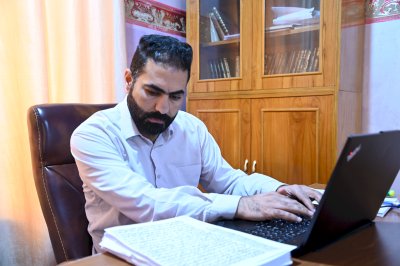قسم شؤون المعارف يوضح مراحل التنضيد المعتمدة في إصدارات مركز تراث الجنوب