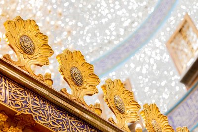 تقرير مصوّر يبيّن التفاصيل الدقيقة للجهة الشرقيّة من شباك ضريح المولى أبي الفضل العبّاس عليه السّلام