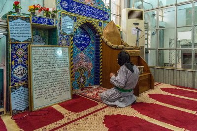 جامع الامام علي عليه السلام يقع في شارع الامام علي عليه السلام