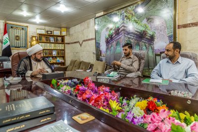فضيلة الشيخ عمار الهلالي رئيس قسم شؤون المعارف الإسلامية والإنسانية في العتبة العباسية المقدسة يجتمع مع كادر مركز تراث كربلاء