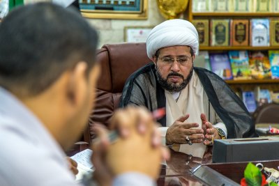 فضيلة الشيخ عمار الهلالي رئيس قسم شؤون المعارف الإسلامية والإنسانية في العتبة العباسية المقدسة يجتمع مع كادر مركز تراث كربلاء