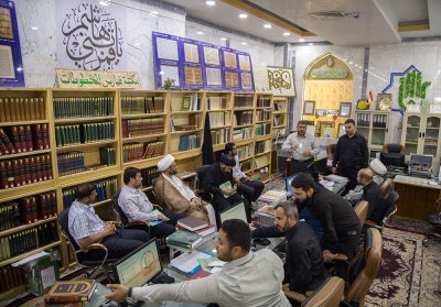 التطبيق العملي لدورة الفهرسة التي يقيمها قسم شؤون المعارف الاسلامية والانسانية في العتبة العباسية المقدسة
